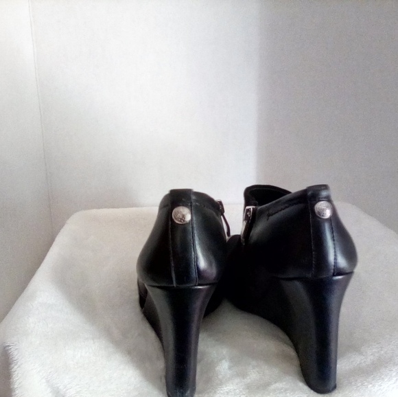 Vince Camuto Suede Wedge Ankle Booties - Picture 3 of 6